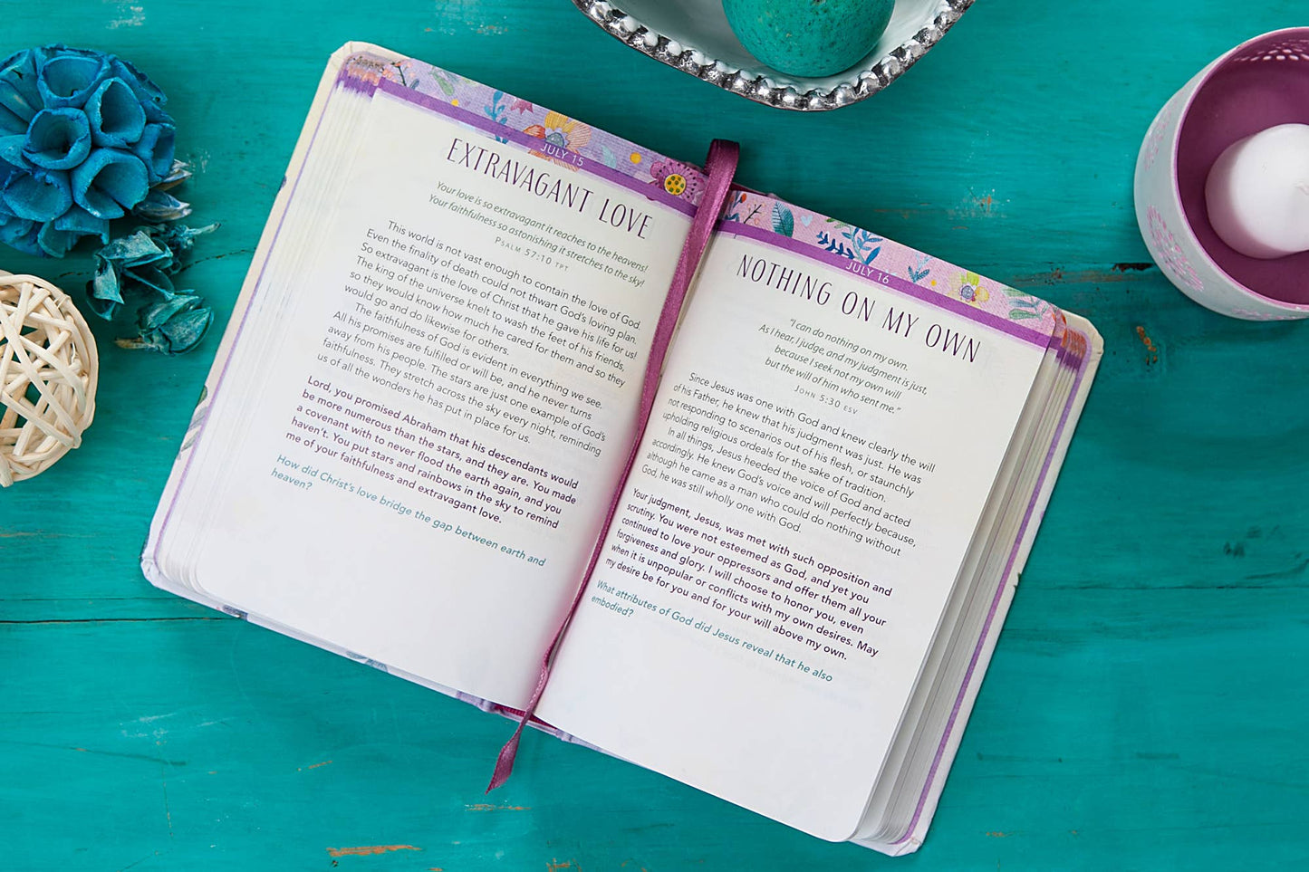 Amazing Grace (Yearlong Devotional, Mother's Day Gift Ideas)