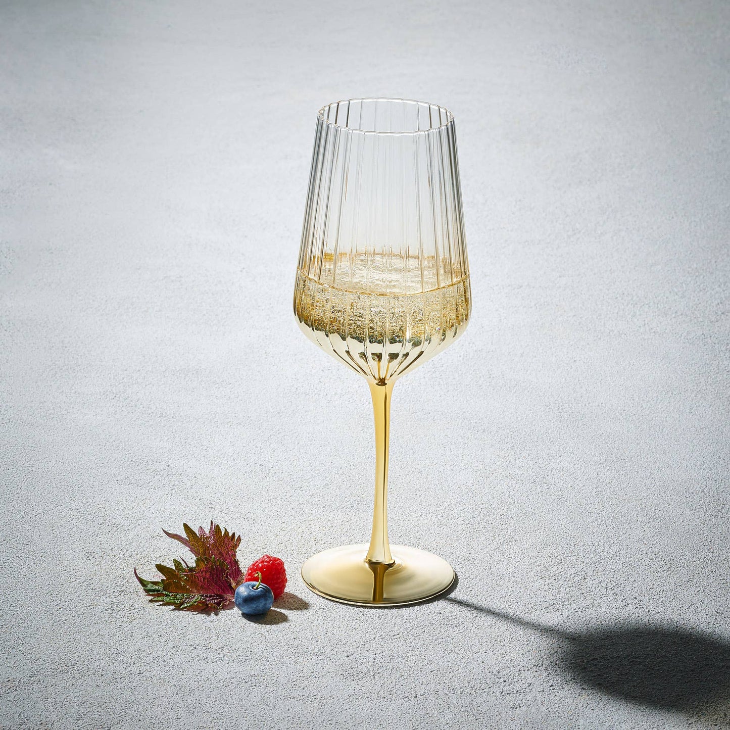 Vikko Decor- Elegant, Gold, Wine Glass, 16 Oz