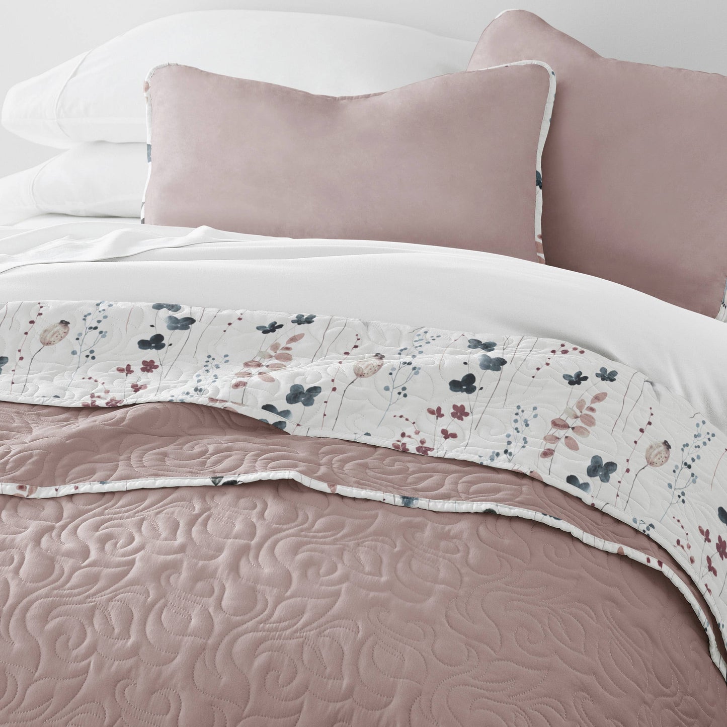Poppy Bloom All Season Patterned Reversible Quilt Set