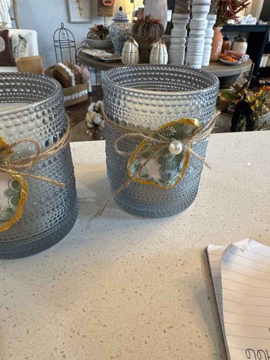 Candle w/oyster shell