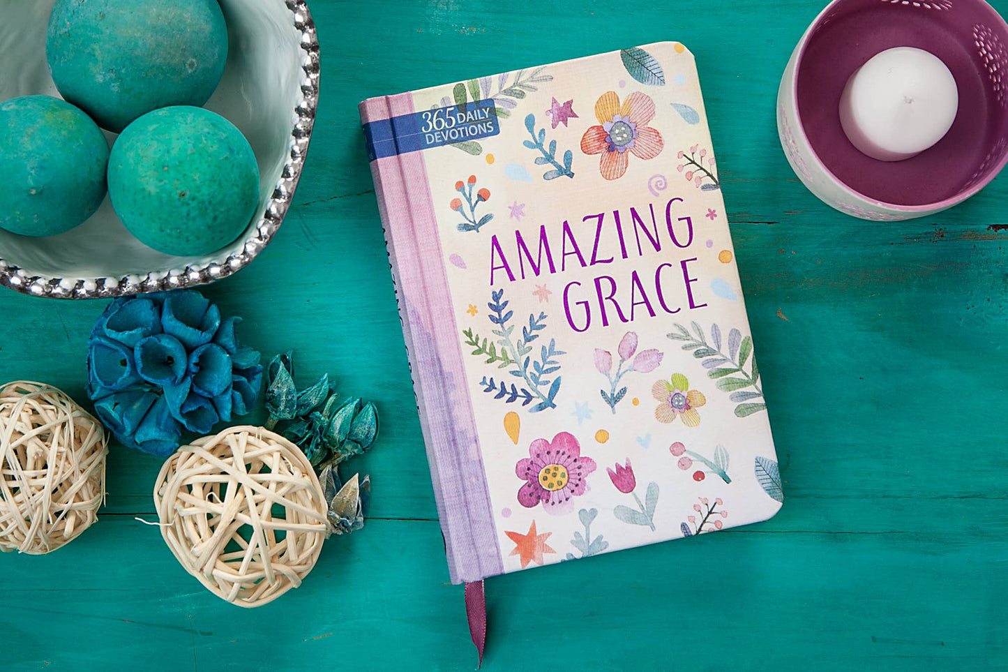 Amazing Grace (Yearlong Devotional, Mother's Day Gift Ideas)
