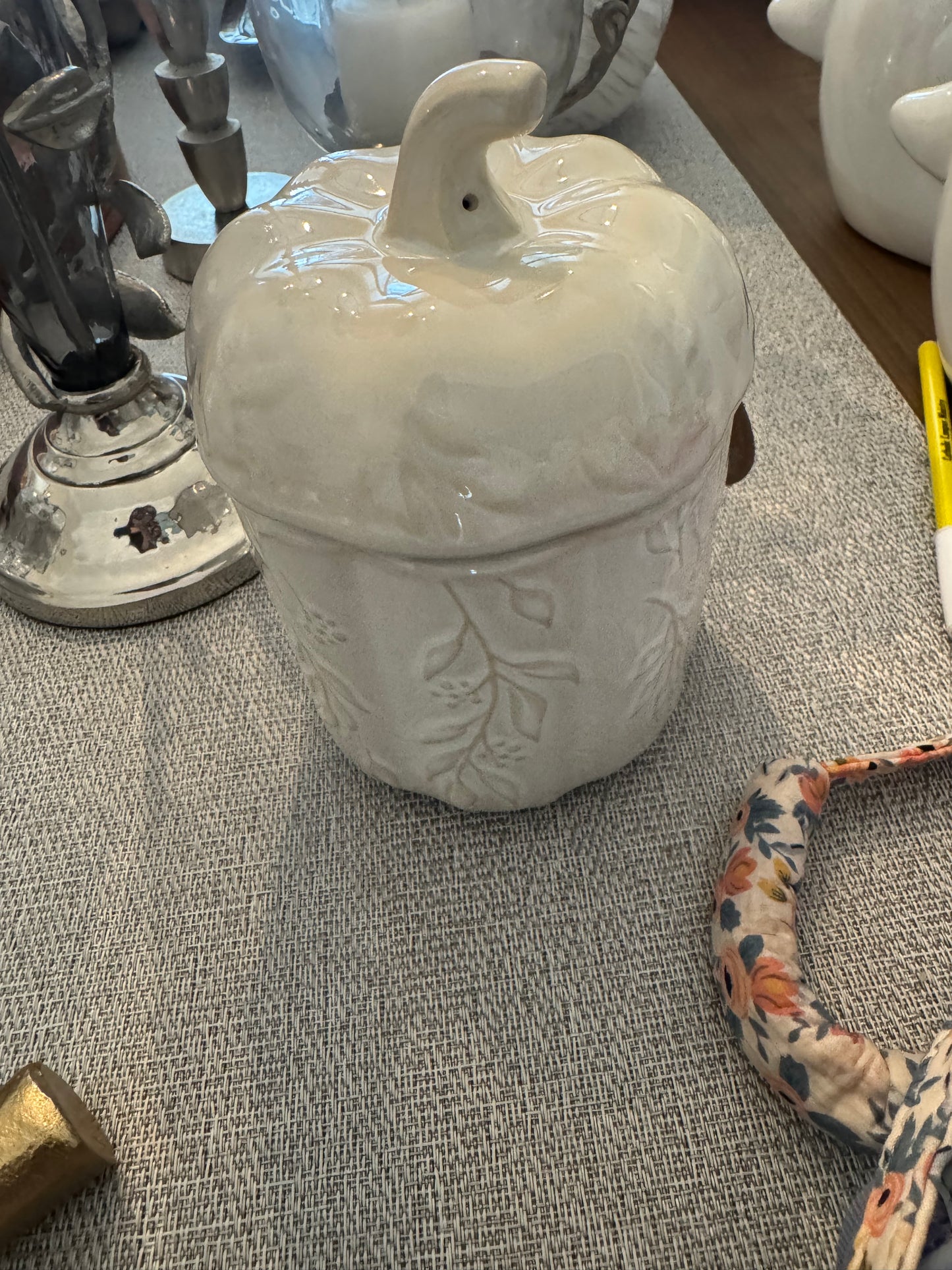 Acorn Sm Jar