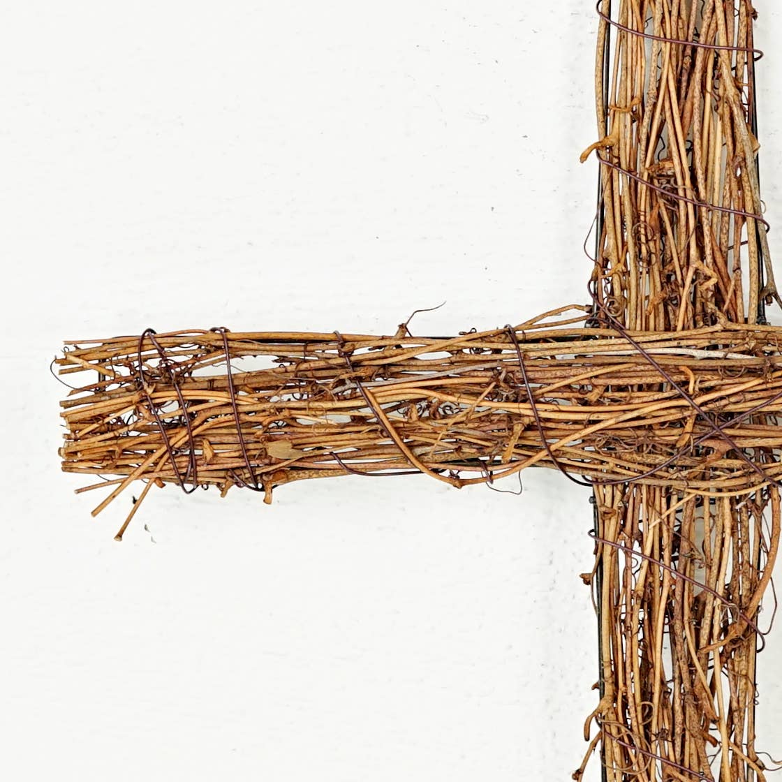 570396- Rattan twig cross- 18in x 12in natural