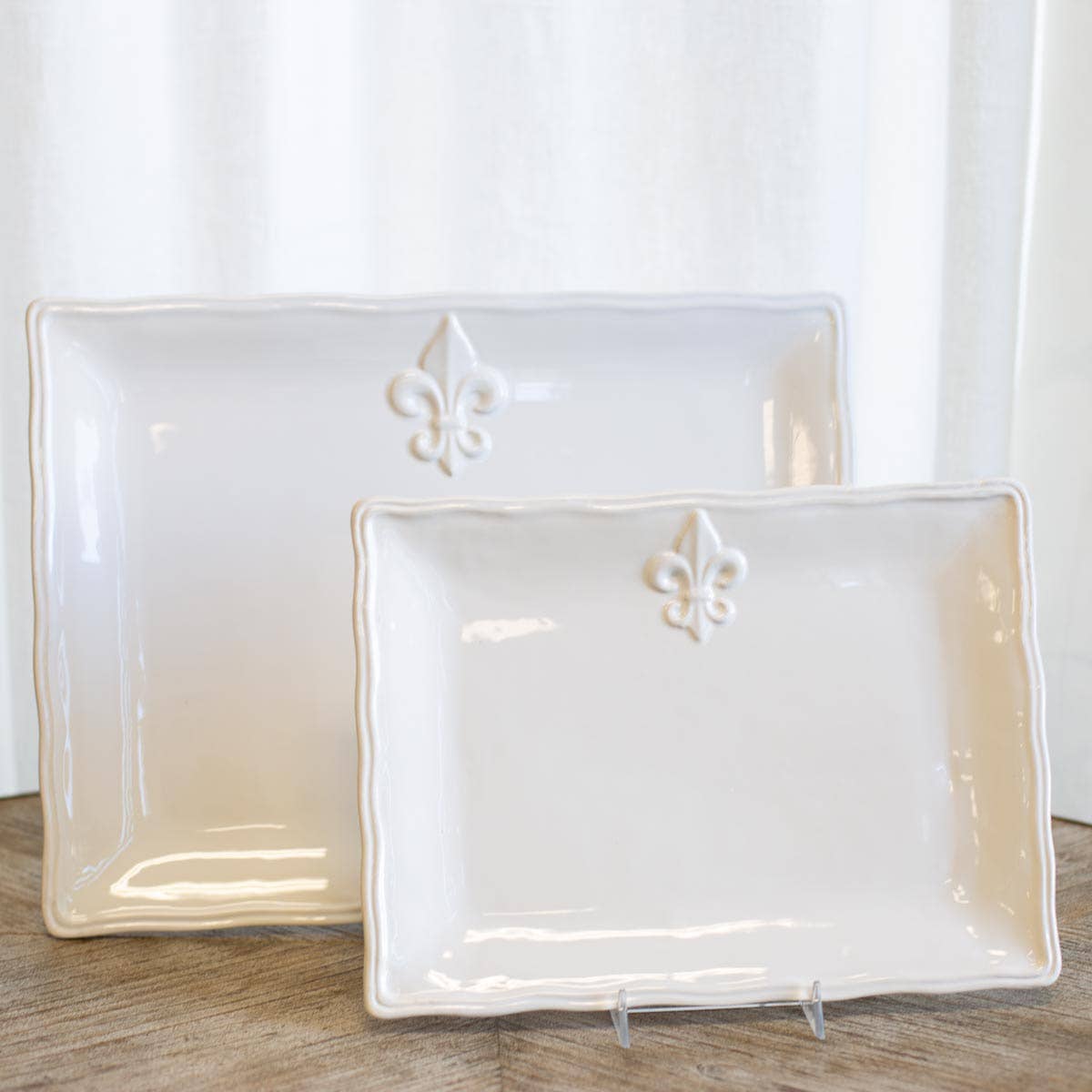 Fleur de Lis Platter   White   15.5x11.5