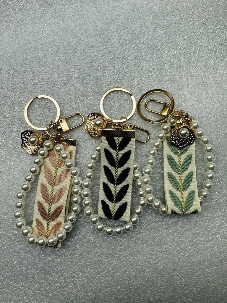 Ivy w/ Pearls and Oyster Keychain/Purse Clip