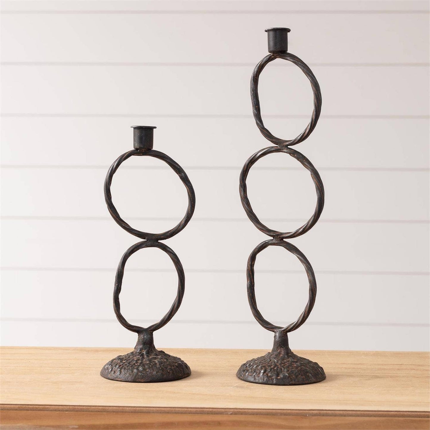 Rustic Ring Candle Holder (Set Of 02)